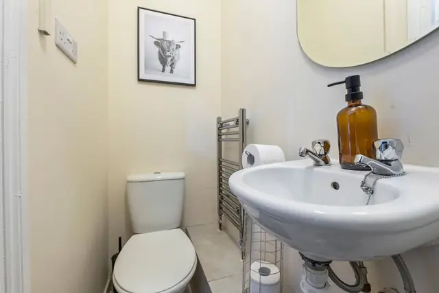 Bathroom basin